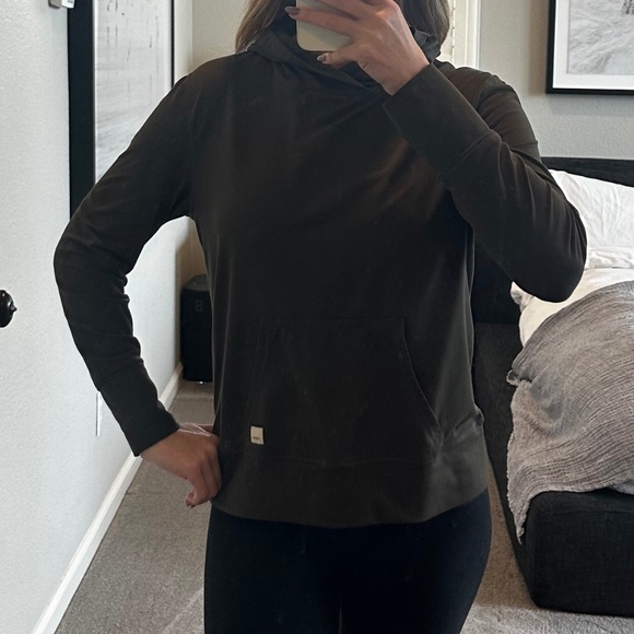 vuori women's size medium pullover - Picture 5 of 5